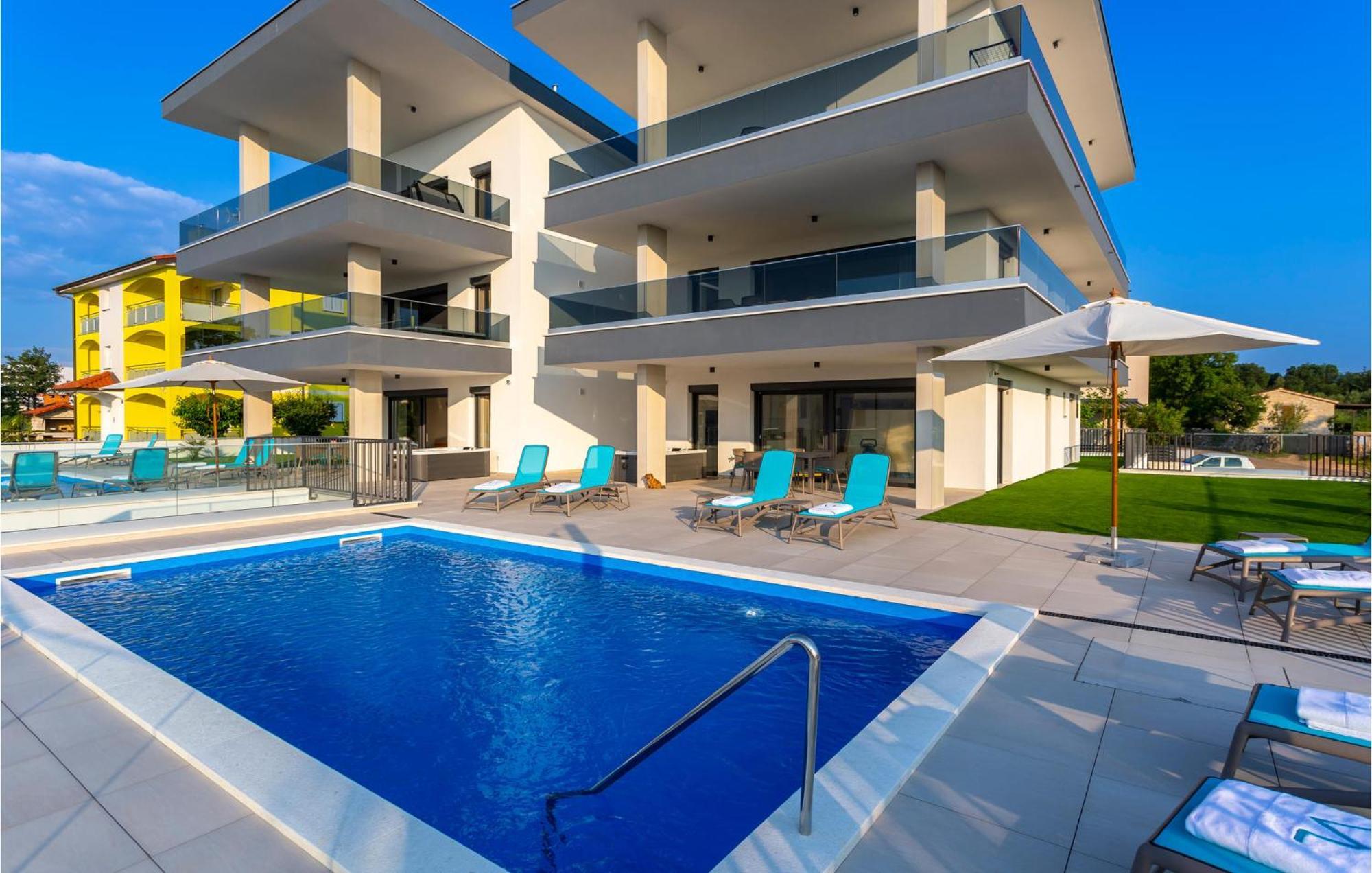 Pet Friendly In With Jacuzzi Apartment Malinska